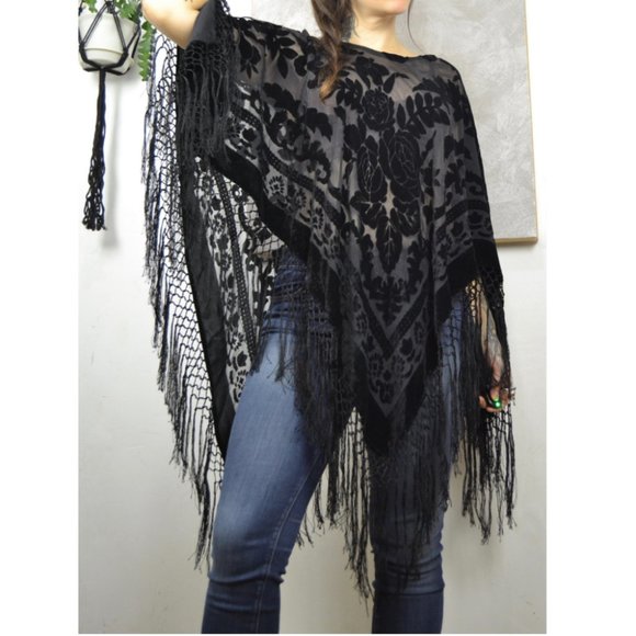 Saldana Vintage Poncho - Picture 1 of 3